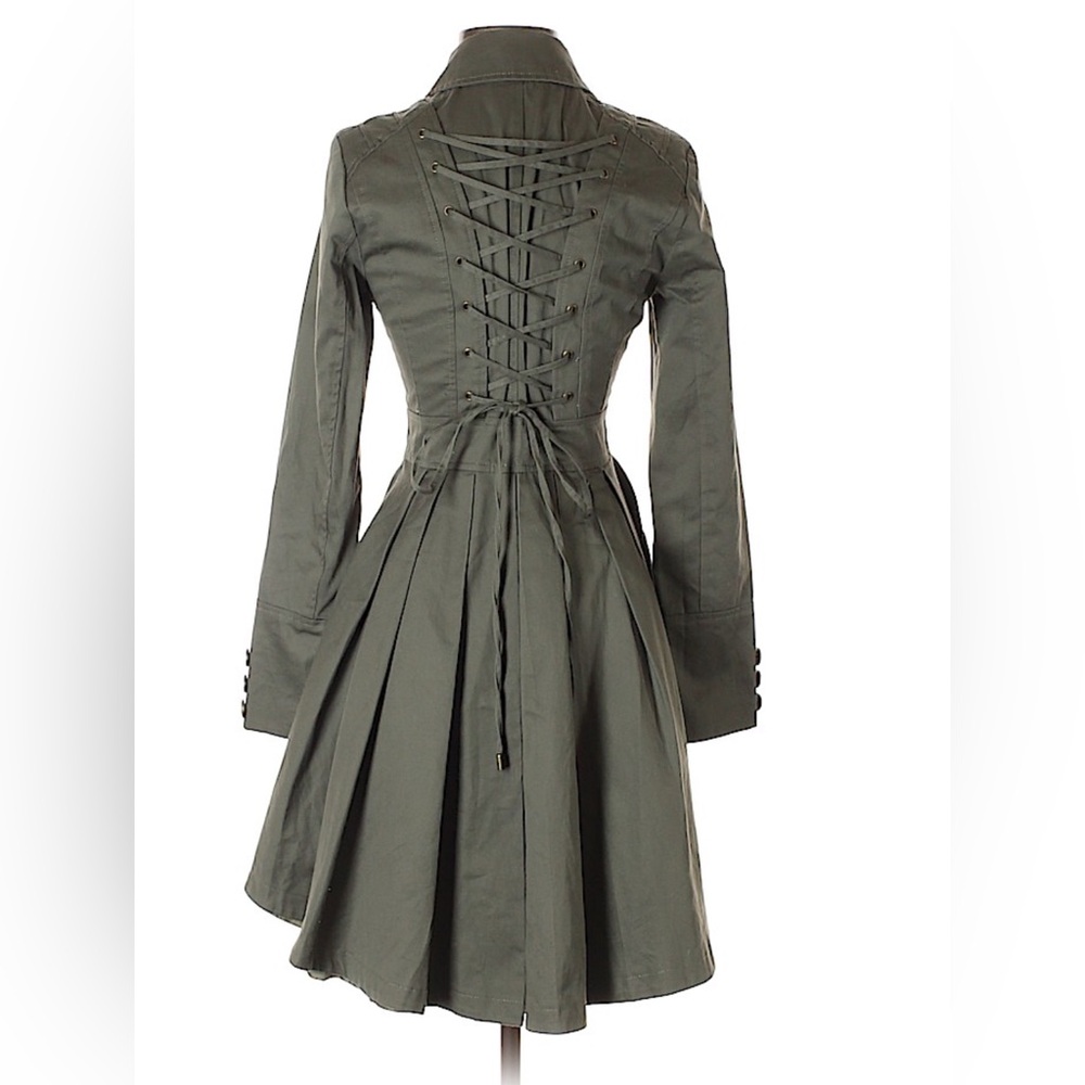 Lace up coat